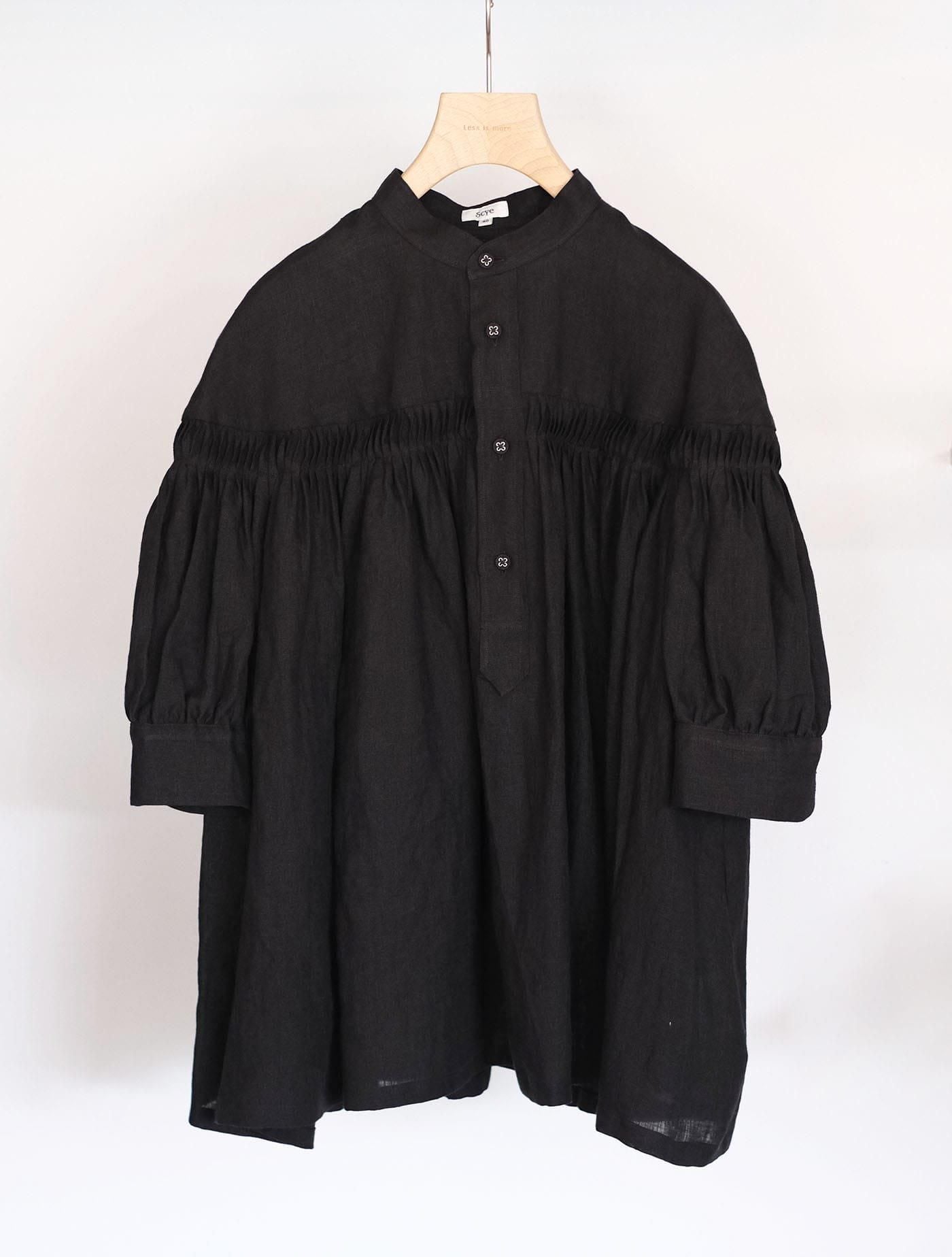 お手軽価格で贈りやすい オーガニックリネンタックパフスリーブ ブラウス black (Scye トップス