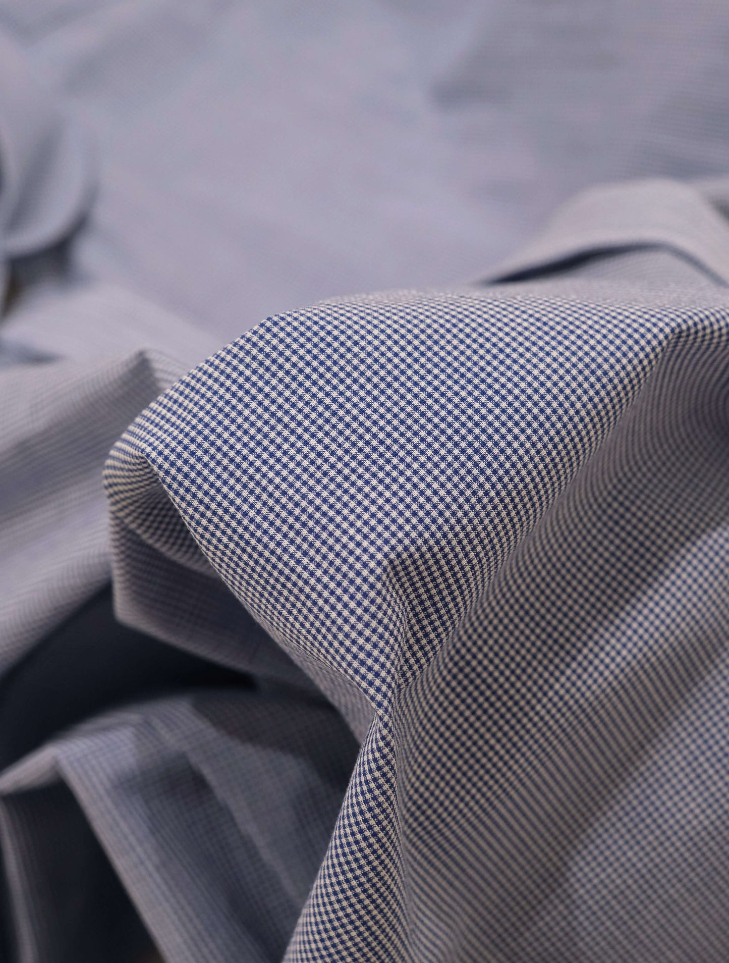 ラウンドカラーのシャツ (CHEVALplus)