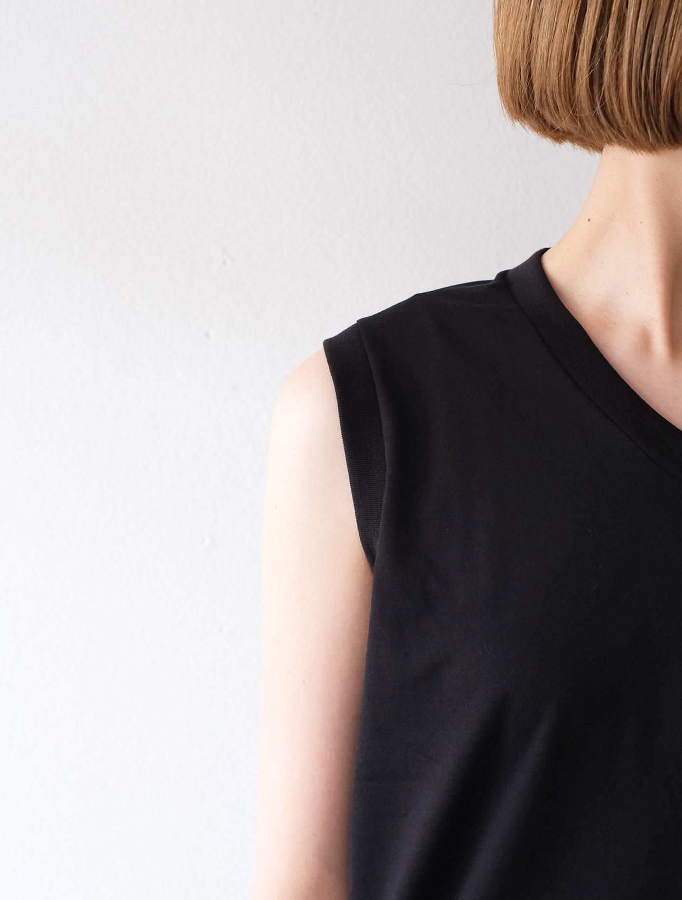 Vネック ノースリーブTシャツ "ACCIAIO" (gicipi)
