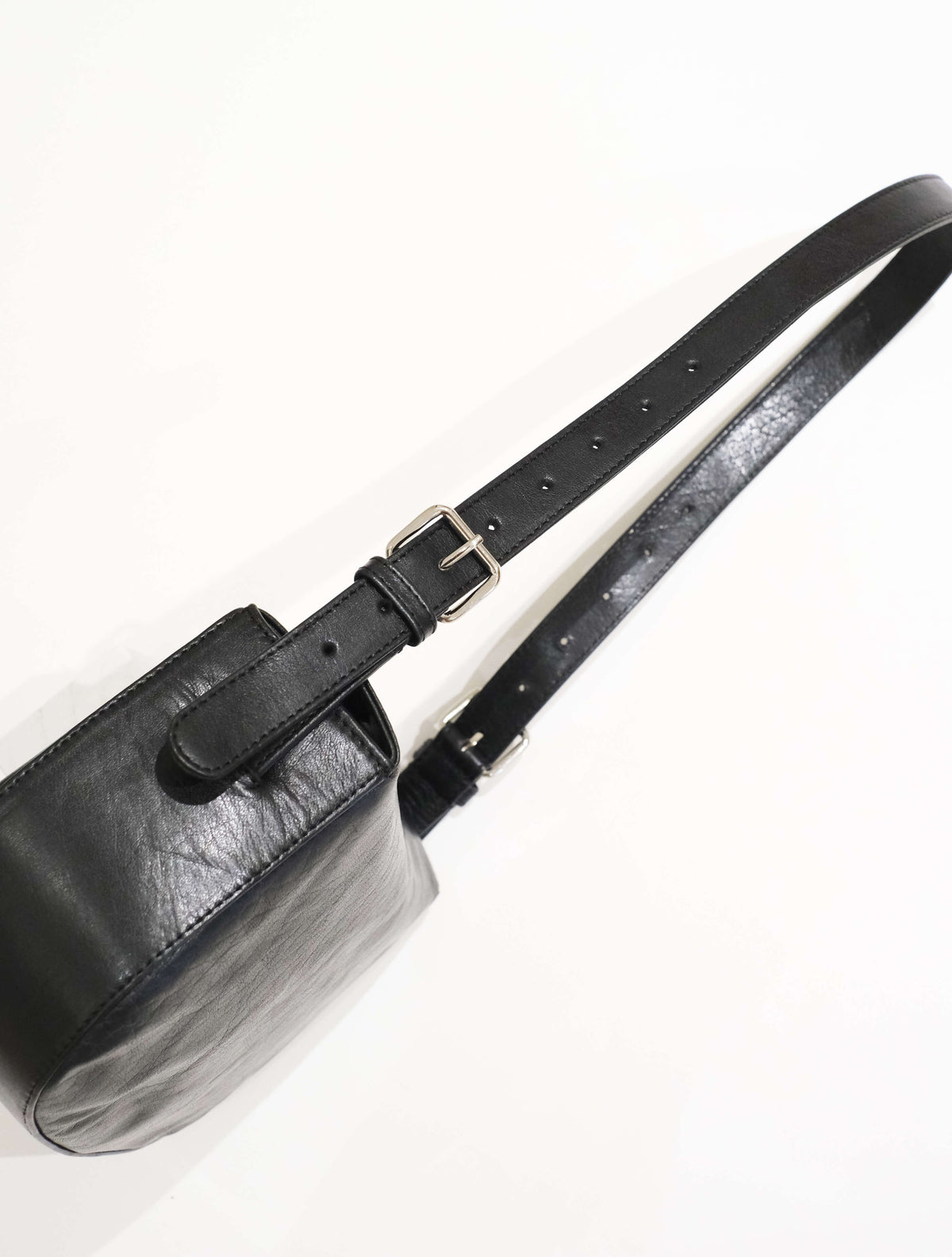 CURVE SHAPE BAG (toca)