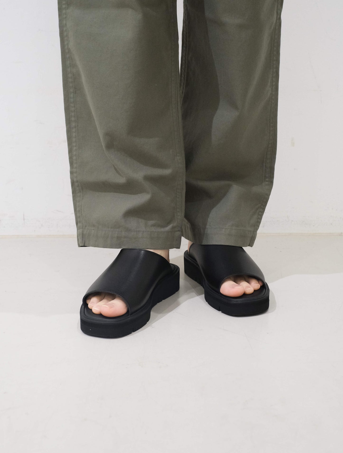 VAMP SANDALS BLACK (BEAUTIFUL SHOES)