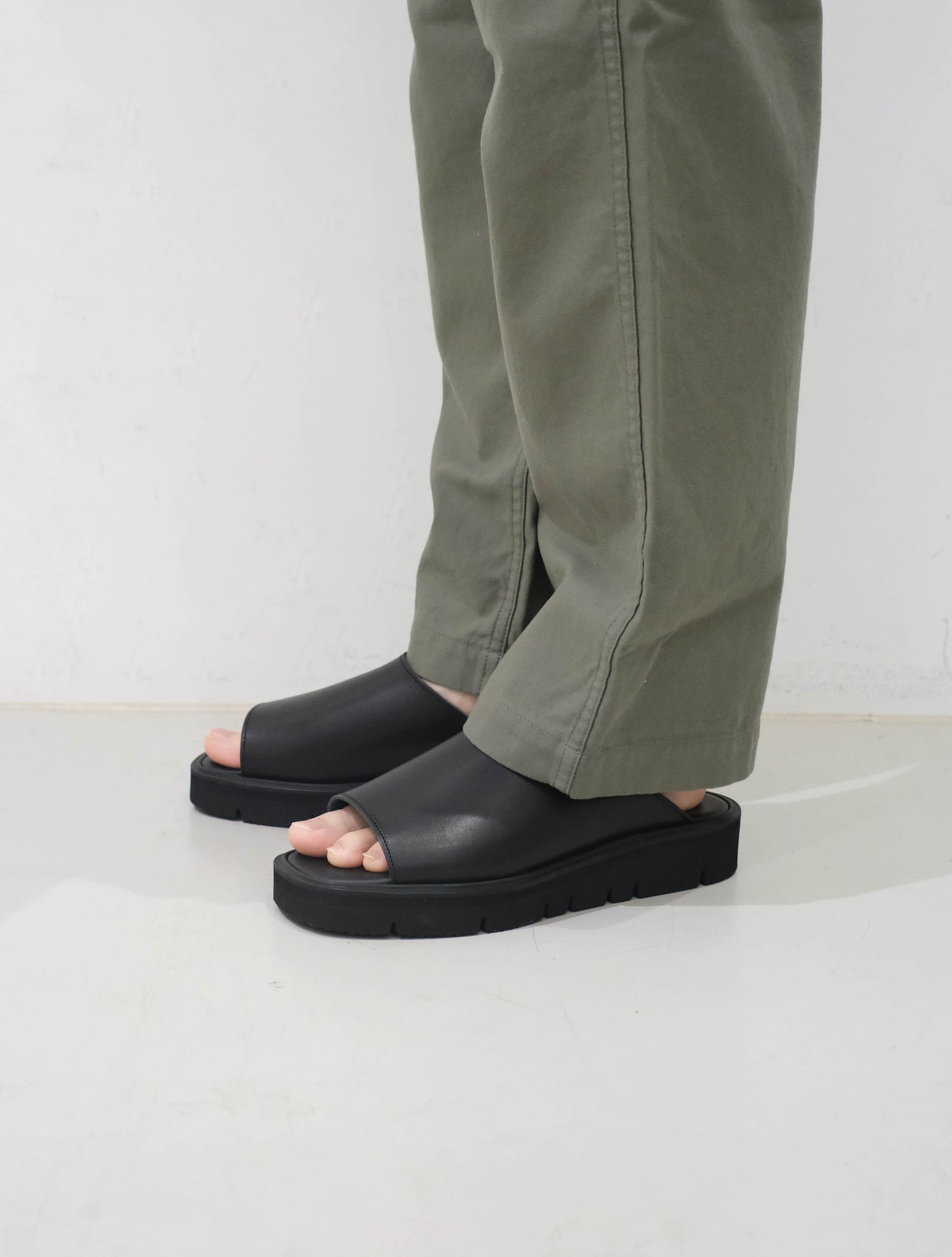 VAMP SANDALS BLACK (BEAUTIFUL SHOES)