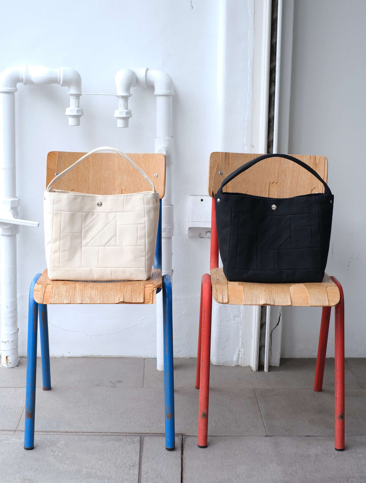 Square tote S -MOSAIC- Black (CUBIE)