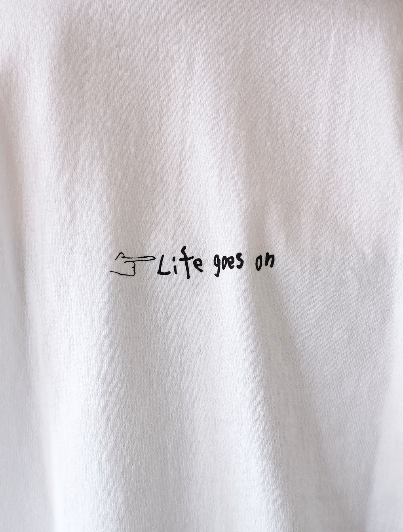 プリント T "Life goes on" (Cafune)