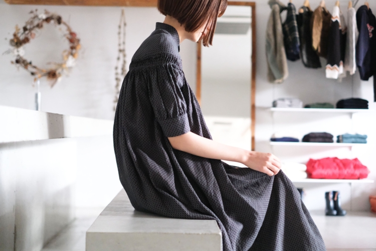 ambienteprinted linen tuck dress black 