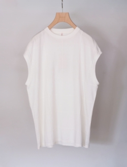 square patterned no-sleeve  white　
