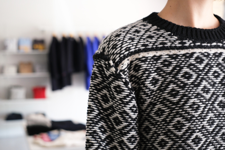 ambienteWool Cashmere Jacquard Knit Black x Ivory 