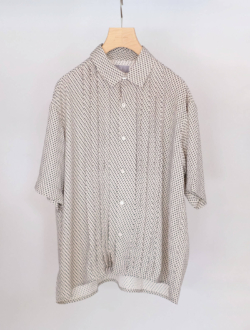 シャツ “pleats S/S” off white　のサムネイル